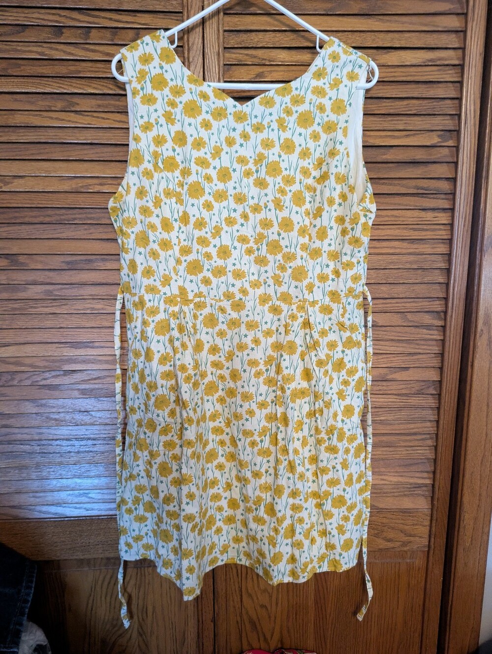 SM Wardrobe NWT Women's Cream And Yellow Floral Sleeveless Dress Size XL